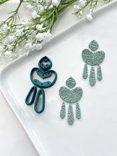 Load image into Gallery viewer, Rounded Quadruple Dangle with Drill Guides Polymer Clay Cutters