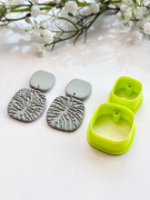Load image into Gallery viewer, Duo Organic Square Set with Drill Guides Polymer Clay Cutters