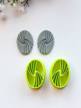 Load image into Gallery viewer, Oval Detailed Polymer Clay Cutter