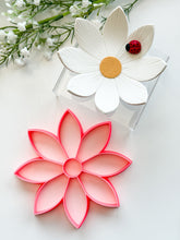 Load image into Gallery viewer, Daisy #3 Trinket Dish/Coaster Clay Cutter PCC1806