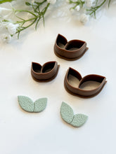 Load image into Gallery viewer, Leaves Polymer Clay Cutter