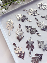 Load image into Gallery viewer, 18K Gold/Real Platinum Plated Textured Brass Big Leaf Pendant with One Hole