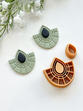 Load image into Gallery viewer, Macrame Drop Bezel Polymer Clay Cutter