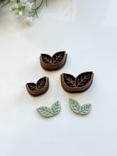 Load image into Gallery viewer, Leaves Detailed Polymer Clay Cutter