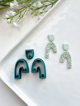 Load image into Gallery viewer, Duo Organic Cane with Drill Guides Mirrored Dangle Polymer Clay Cutter Set