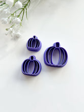 Load image into Gallery viewer, Pumpkin Detailed Polymer Clay Cutter