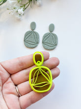 Load image into Gallery viewer, Duo Organic Detailed Set with Drill Guides Polymer Clay Cutters