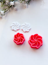 Load image into Gallery viewer, Spring Flower #3 Polymer Clay Cutter