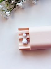 Load image into Gallery viewer, Vase Bead Roller