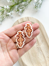 Load image into Gallery viewer, Oak Leaf Detailed Polymer Clay Cutter