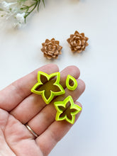 Load image into Gallery viewer, Flower Builder #7 Polymer Clay Cutter Set