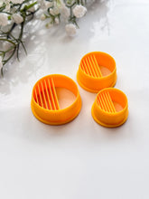 Load image into Gallery viewer, Circle Half Lined Polymer Clay Cutter