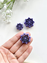 Load image into Gallery viewer, Spiderweb Detailed Polymer Clay Cutter