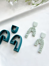 Load image into Gallery viewer, Duo Organic Cane with Drill Guides Mirrored Dangle Polymer Clay Cutter Set
