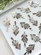 Load image into Gallery viewer, 18K Gold/Real Platinum Plated Textured Brass Big Leaf Pendant with One Hole