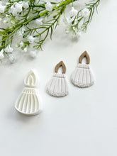 Load image into Gallery viewer, Pointy Macrame Dangle Polymer Clay Cutter