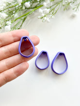 Load image into Gallery viewer, Round Drop with Drill Guides Polymer Clay Cutter