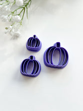 Load image into Gallery viewer, Pumpkin Detailed Polymer Clay Cutter