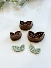 Load image into Gallery viewer, Leaves Detailed Polymer Clay Cutter