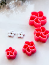 Load image into Gallery viewer, Spring Flower #1 Spring Polymer Clay Cutter