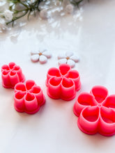 Load image into Gallery viewer, Spring Flower #2 Spring Polymer Clay Cutter