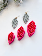 Load image into Gallery viewer, Leaf Detailed Polymer Clay Cutter