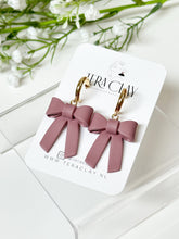 Load image into Gallery viewer, The Bow Dangles in Mauve