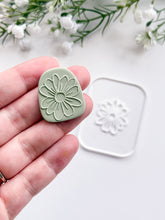 Load image into Gallery viewer, Daisy Acrylic Texture Tile | Acrylic Embossing Stamp
