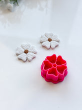 Load image into Gallery viewer, Flower with Scalloped Petals Polymer Clay Cutters Set