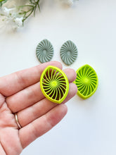 Load image into Gallery viewer, Oval #2 Detailed Polymer Clay Cutter
