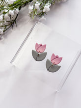 Load image into Gallery viewer, Tulip & Leaves Set Detailed Polymer Clay Cutters