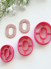 Load image into Gallery viewer, Oval Regulat Donut with Drill Guides Polymer Clay Cutter