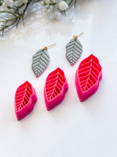 Load image into Gallery viewer, Leaf Detailed Polymer Clay Cutter