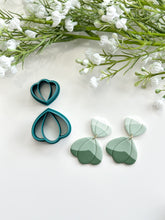 Load image into Gallery viewer, Duo Scalloped Dangle Polymer Clay Cutter Set