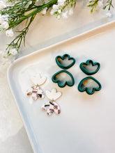 Load image into Gallery viewer, Organic Floral Set Dangle Polymer Clay Cutter Set