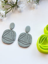 Load image into Gallery viewer, Duo Organic Detailed Set with Drill Guides Polymer Clay Cutters