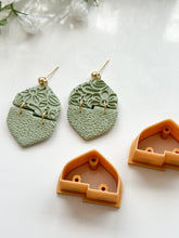 Load image into Gallery viewer, Sliced Rounded Hexagon Set with Drill Guides Polymer Clay Cutters
