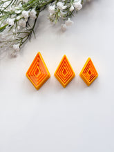 Load image into Gallery viewer, Extruded Diamond Polymer Clay Cutter