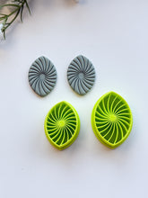 Load image into Gallery viewer, Oval #2 Detailed Polymer Clay Cutter