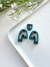 Load image into Gallery viewer, Duo Organic Cane with Drill Guides Mirrored Dangle Polymer Clay Cutter Set