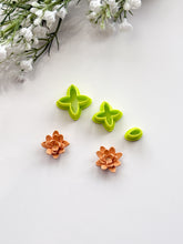 Load image into Gallery viewer, Flower Builder #4 Dahlia Flower Polymer Clay Cutter Set PCC1615