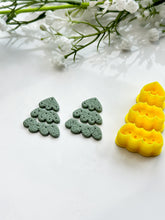 Load image into Gallery viewer, Christmas Tree Set Triple with Drill Guides Polymer Clay Cutter