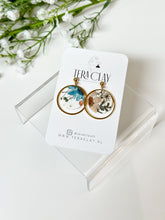 Load image into Gallery viewer, The Dried Flower Dangles 01