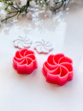 Load image into Gallery viewer, Spring Flower #3 Polymer Clay Cutter