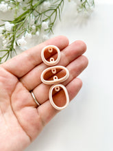 Load image into Gallery viewer, Pebbles #2 with Drill Guides Polymer Clay Cutters