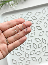 Load image into Gallery viewer, Real Platinum Plated Rhombus Bezel | Nickel Free