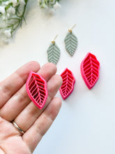 Load image into Gallery viewer, Leaf Detailed Polymer Clay Cutter