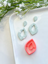 Load image into Gallery viewer, Pointy Donut Polymer Clay Cutter