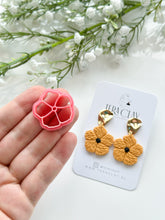 Load image into Gallery viewer, Abstract Flower Polymer Clay Cutters