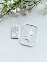 Load image into Gallery viewer, Blooming Flowers Acrylic Texture Tile | Acrylic Embossing Stamp